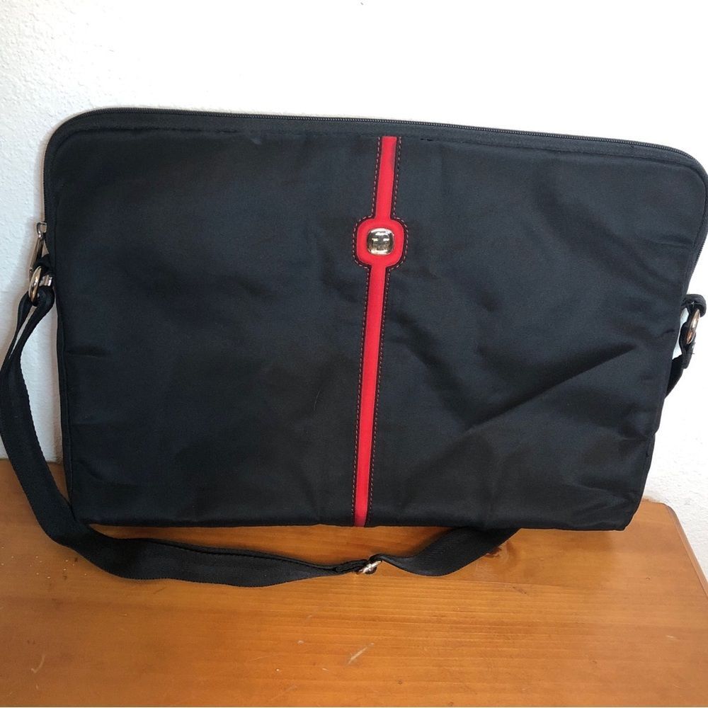 SwissGear Maya‎ Black Red Computer 13.3" Laptop Shoulder Bag Microfiber Sleeve